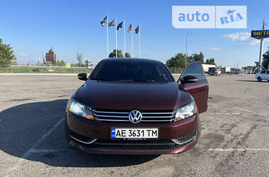 Седан Volkswagen Passat 2014 в Днепре