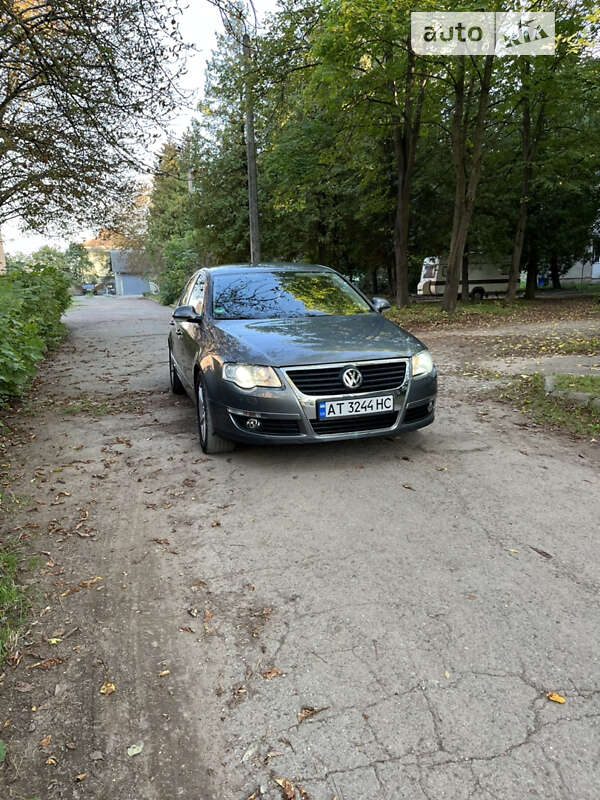 Седан Volkswagen Passat 2008 в Ивано-Франковске