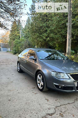 Седан Volkswagen Passat 2008 в Ивано-Франковске