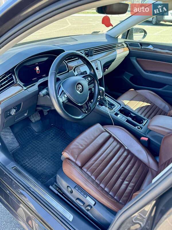 Седан Volkswagen Passat 2017 в Киеве