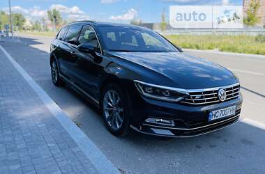 Универсал Volkswagen Passat 2018 в Киеве