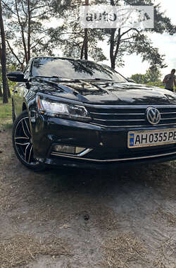 Седан Volkswagen Passat 2016 в Павлограді