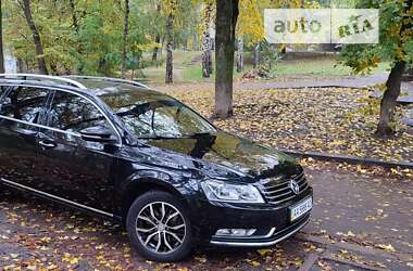 Универсал Volkswagen Passat 2011 в Киеве