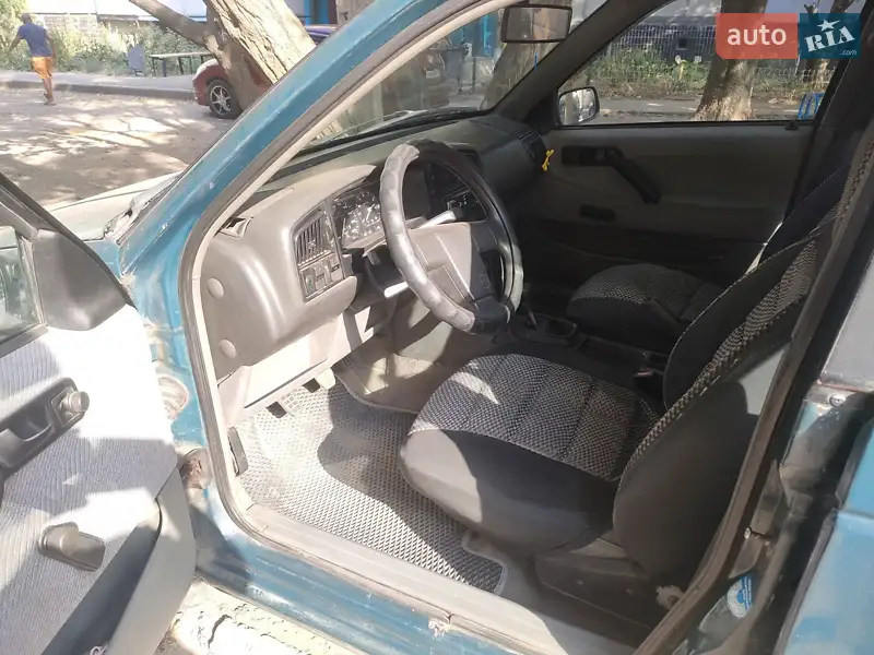 Седан Volkswagen Passat 1988 в 