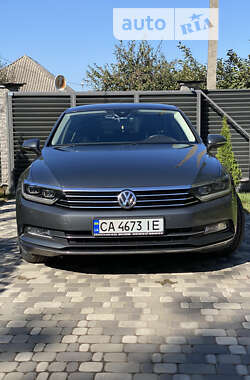 Седан Volkswagen Passat 2015 в Смілі