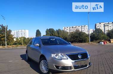 Седан Volkswagen Passat 2008 в Киеве