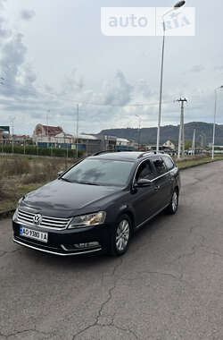 Универсал Volkswagen Passat 2011 в Хусте