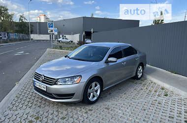 Седан Volkswagen Passat 2012 в Киеве