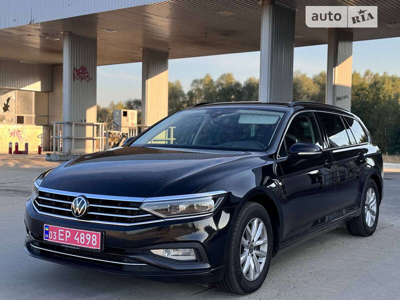 Универсал Volkswagen Passat 2020 в Киеве