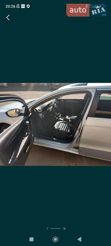 Універсал Volkswagen Passat 2012 в Києві