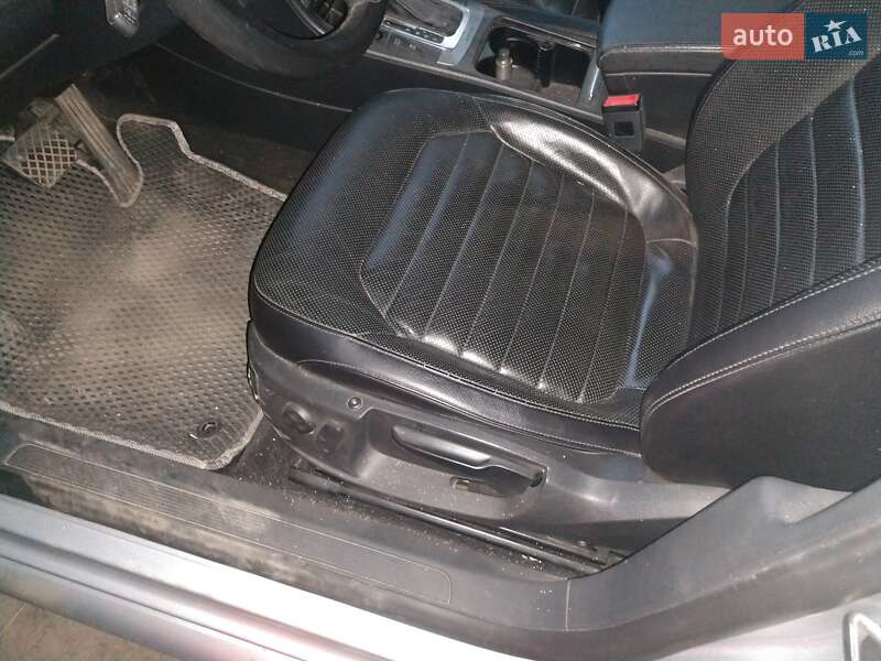 Універсал Volkswagen Passat 2012 в Києві