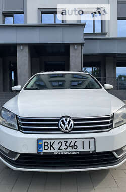 Універсал Volkswagen Passat 2011 в Рівному