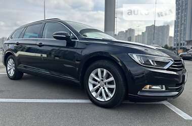 Универсал Volkswagen Passat 2019 в Киеве