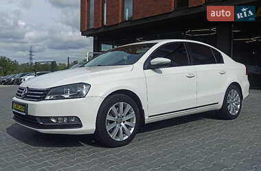 Седан Volkswagen Passat 2013 в 