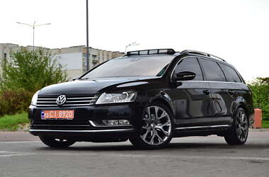 Універсал Volkswagen Passat 2014 в Дрогобичі