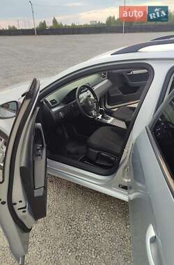 Универсал Volkswagen Passat 2012 в 
