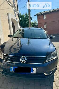 Универсал Volkswagen Passat 2013 в Киеве