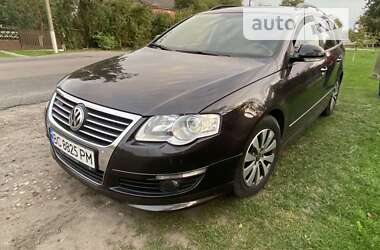 Универсал Volkswagen Passat 2010 в Львове