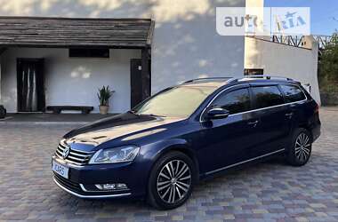 Універсал Volkswagen Passat 2012 в Дніпрі