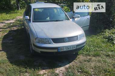 Седан Volkswagen Passat 1998 в Хмельницькому