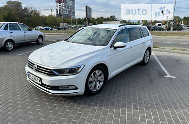 Универсал Volkswagen Passat 2015 в Киеве