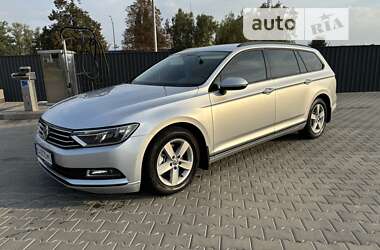 Универсал Volkswagen Passat 2015 в Кагарлыке