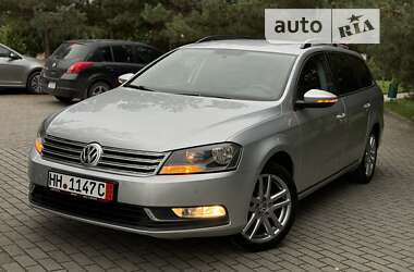 Універсал Volkswagen Passat 2013 в Дрогобичі