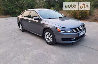 Седан Volkswagen Passat 2015 в Кропивницком