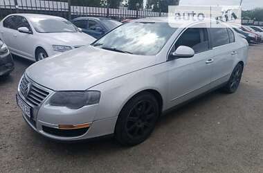 Седан Volkswagen Passat 2005 в Миколаєві