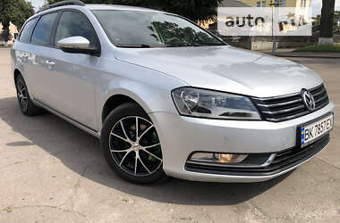 Універсал Volkswagen Passat 2011 в Костопілі