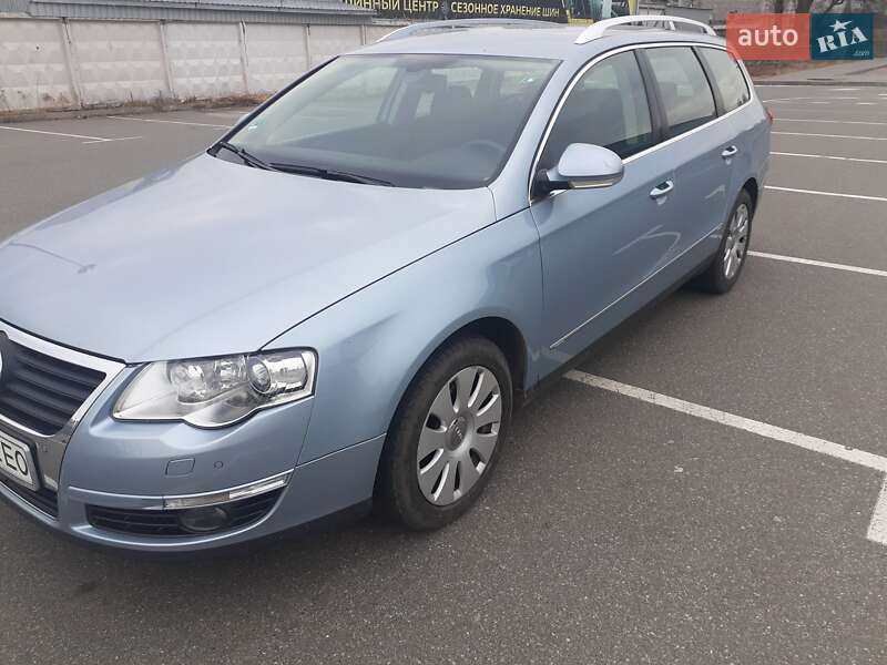 Универсал Volkswagen Passat 2009 в Киеве