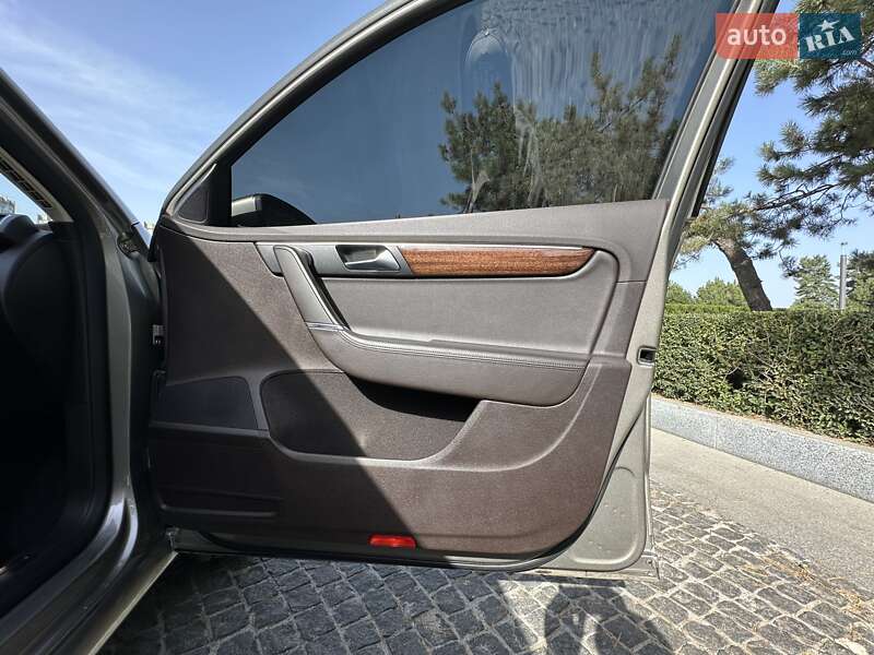 Седан Volkswagen Passat 2013 в Дніпрі
