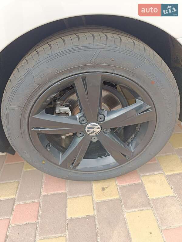 Седан Volkswagen Passat 2013 в Кременчуці