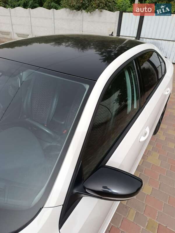 Седан Volkswagen Passat 2013 в Кременчуці