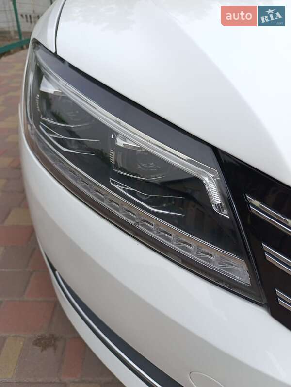 Седан Volkswagen Passat 2013 в Кременчуці