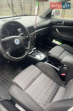 Универсал Volkswagen Passat 2002 в 
