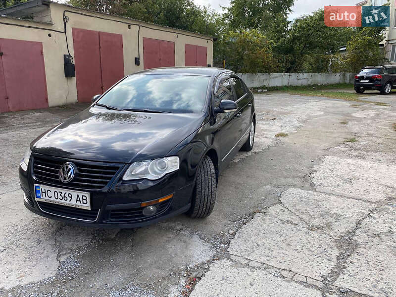 Седан Volkswagen Passat 2008 в Жовкві