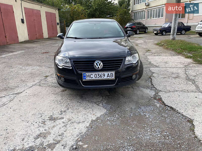 Седан Volkswagen Passat 2008 в Жовкві