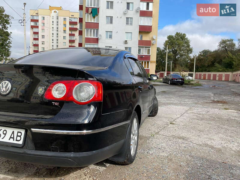 Седан Volkswagen Passat 2008 в Жовкві