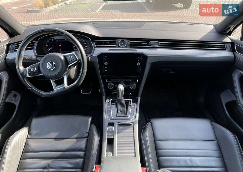 Универсал Volkswagen Passat 2018 в Киеве