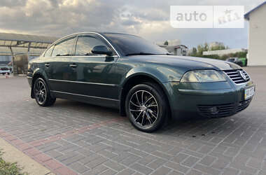 Седан Volkswagen Passat 2004 в Киеве