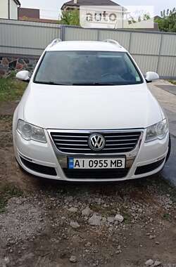 Універсал Volkswagen Passat 2010 в Нове