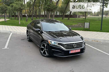 Седан Volkswagen Passat 2020 в Кропивницькому