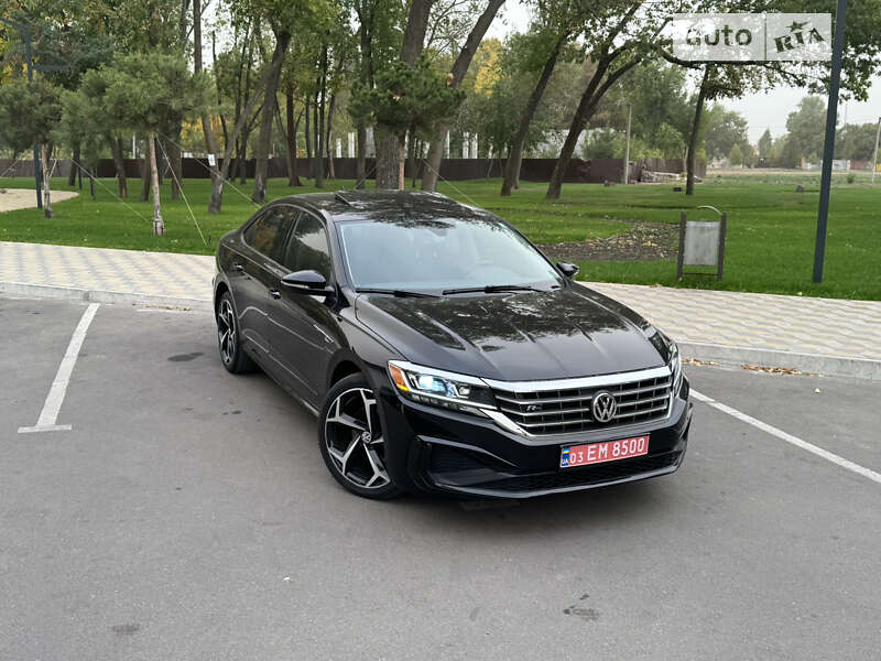 Седан Volkswagen Passat 2020 в Кропивницком