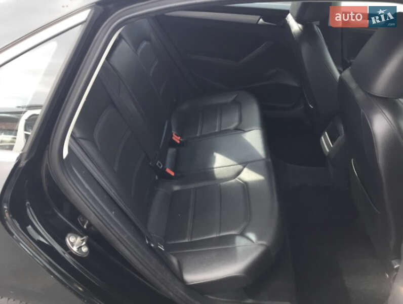 Седан Volkswagen Passat 2014 в Киеве