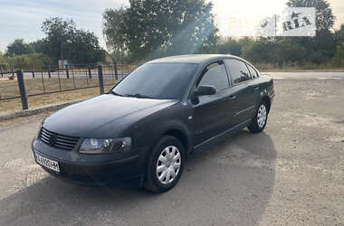 Седан Volkswagen Passat 1998 в Бобровице