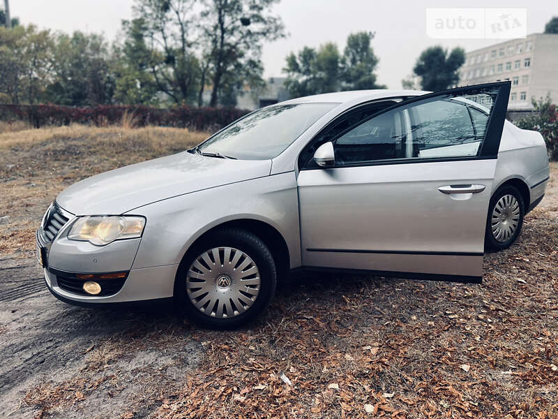 Седан Volkswagen Passat 2008 в Харькове