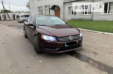 Седан Volkswagen Passat 2012 в Червонограді