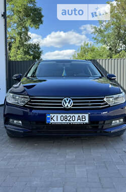 Универсал Volkswagen Passat 2017 в Киеве