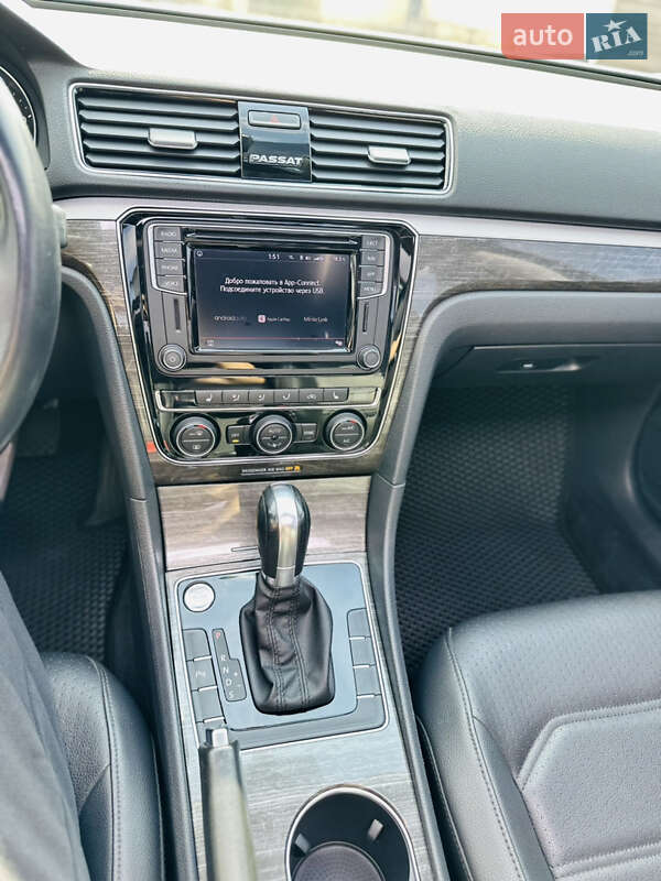 Седан Volkswagen Passat 2018 в Ізмаїлі